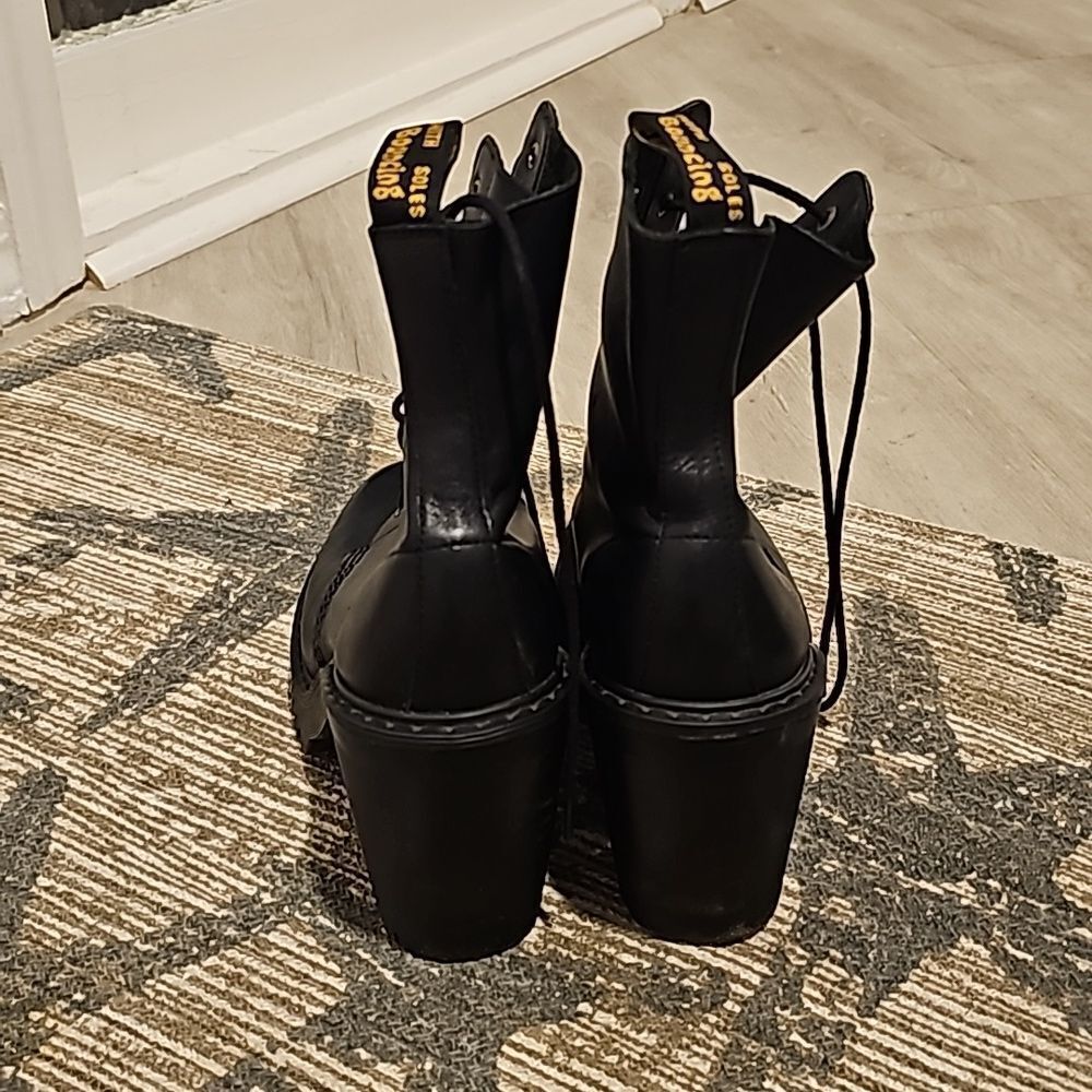 Closing Closet!  KENDRA WOMEN'S LEATHER HEELED BOOTS - Picture 4 of 5